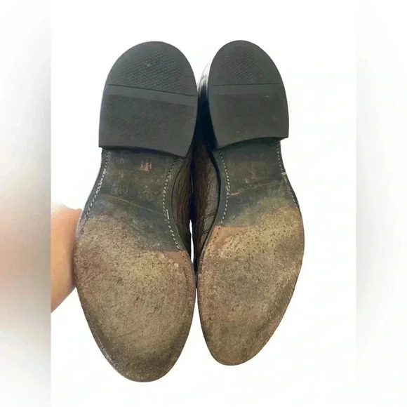Allen Edmonds “Warton” Brown Sharkskin Shoes main image 16